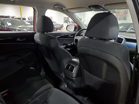 Used 2020 Kia Sorento LX FWD image 19