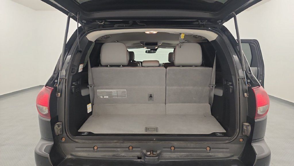 Used 2019 Toyota Sequoia Platinum AWD/4WD image 25