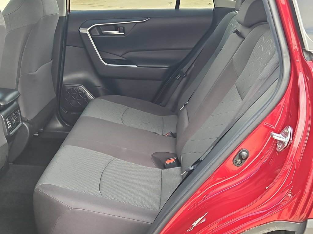 Used 2023 Toyota RAV4 XLE FWD image 17