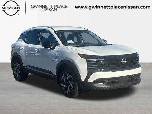 New 2026 Nissan Kicks SV image 3