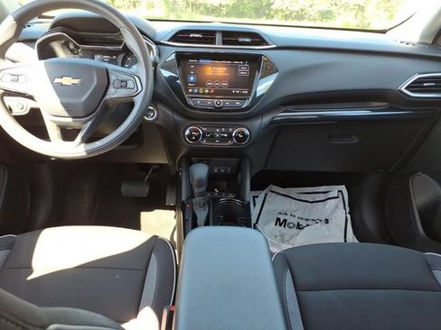 Used 2023 Chevrolet TrailBlazer LT w/ Convenience Package AWD/4WD image 10