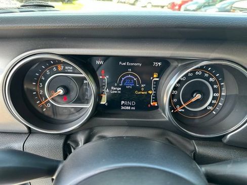 Used 2022 Jeep Gladiator Sport AWD/4WD image 23