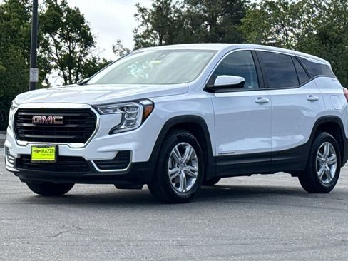 Used 2024 GMC Terrain SLE image 15