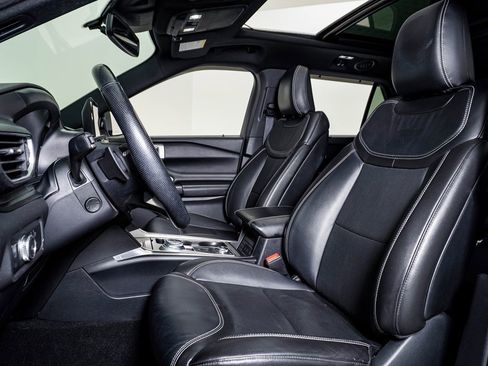 Used 2020 Ford Explorer ST w/ ST Street Pack image 18