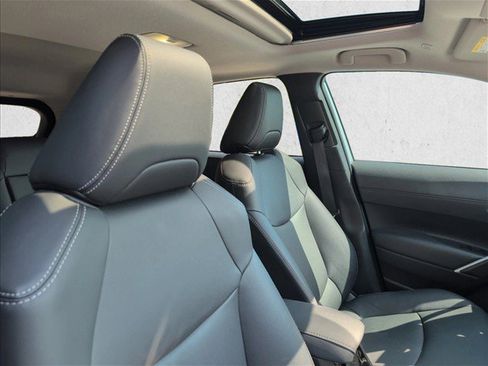 Used 2025 Toyota Corolla Cross XLE w/ Convenience Package AWD/4WD image 25