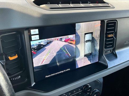 Used 2021 Ford Bronco Badlands image 27