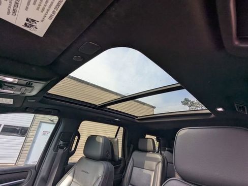 Used 2021 GMC Yukon Denali image 24