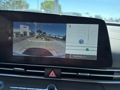 Used 2025 Hyundai Elantra SEL FWD image 11
