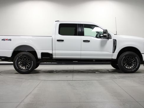 Used 2024 Ford F250 XLT image 3