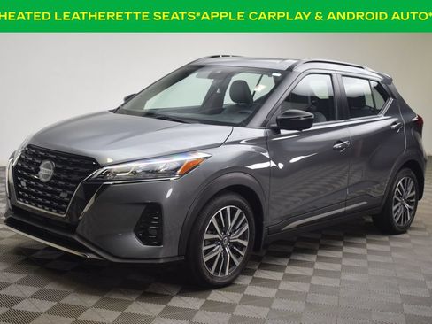 Used 2021 Nissan Kicks SR w/ SR Premium Package FWD image 3