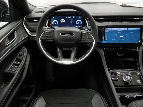 New 2026 Jeep Grand Cherokee Altitude image 20