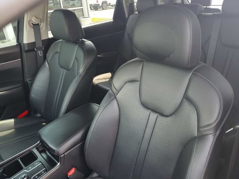 Used 2023 Kia Sorento S FWD image 18