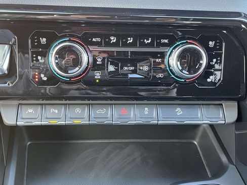 New 2026 GMC Sierra 1500 AT4 w/ AT4 Premium Package AWD/4WD image 22