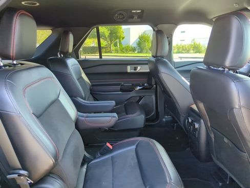 Certified 2023 Ford Explorer ST-Line w/ Class IV Trailer Tow Package image 23