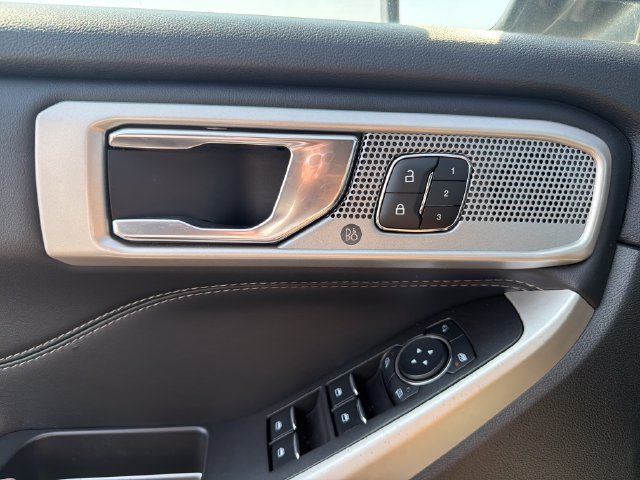 Used 2024 Ford Explorer Limited AWD/4WD image 25