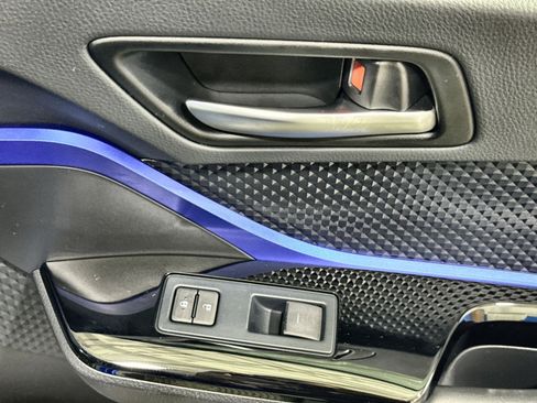 Used 2022 Toyota C-HR XLE image 37