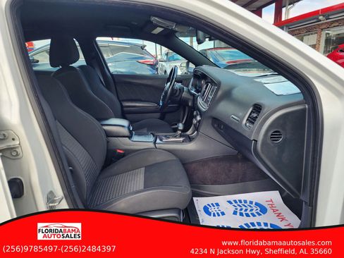 Used 2019 Dodge Charger GT w/ Blacktop Package RWD image 9