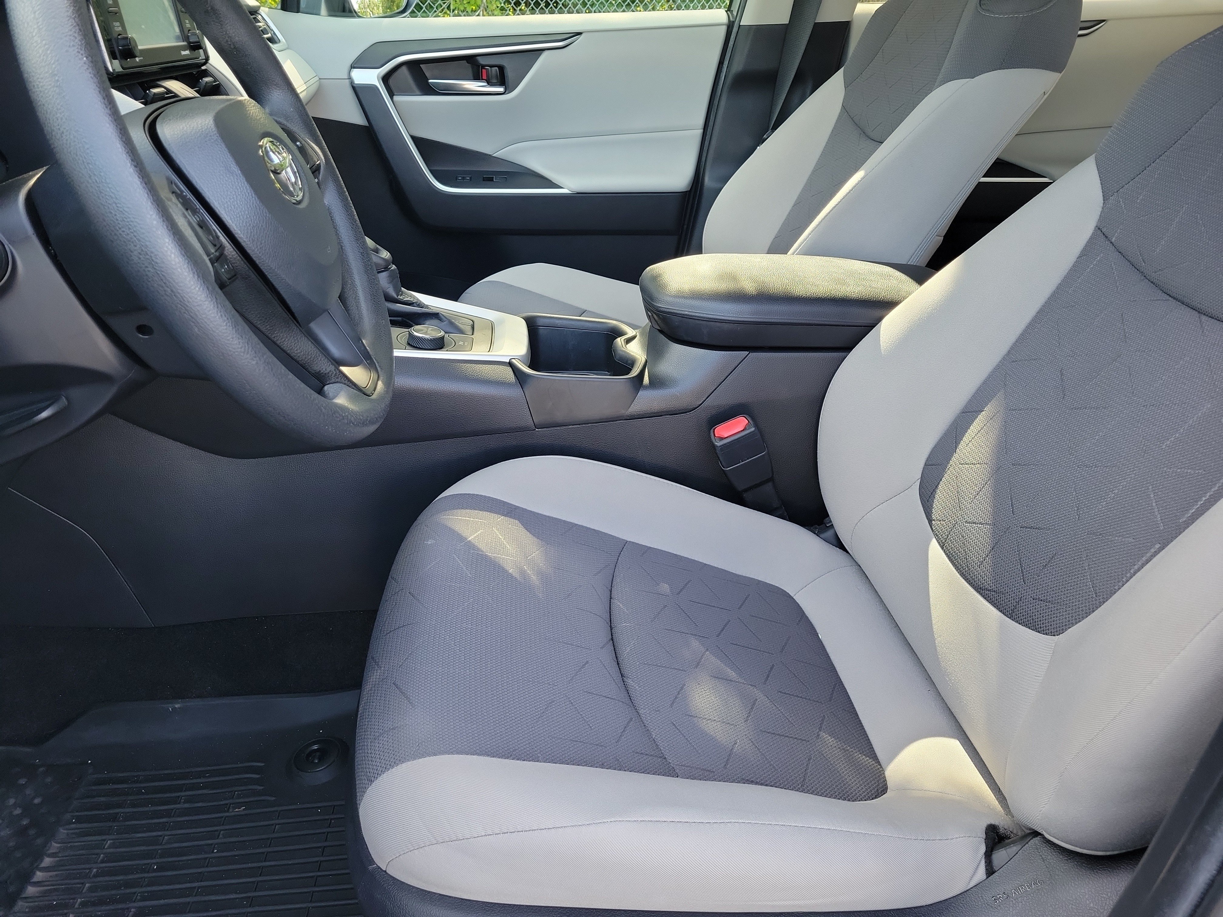 Used 2022 Toyota RAV4 XLE AWD/4WD image 18