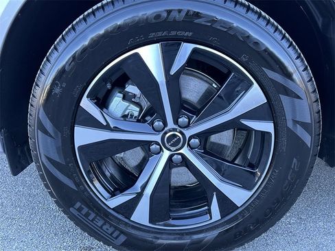 New 2026 Volvo XC60 B5 Core w/ Climate Package image 10