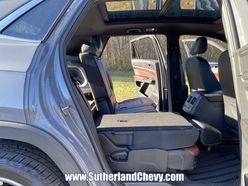 Used 2023 Volkswagen Atlas Cross Sport SEL Premium R-Line image 40