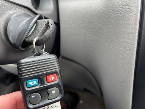 Used 2000 Ford Taurus SES image 43