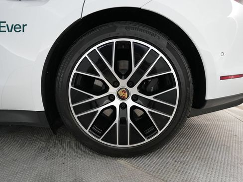 Used 2023 Porsche Taycan RWD image 9