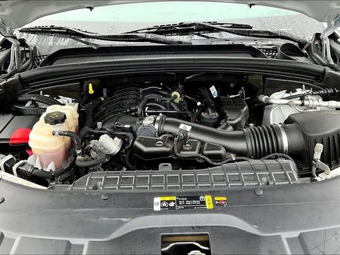 Used 2023 Jeep Grand Cherokee L Limited w/ Black Appearance Package image 31