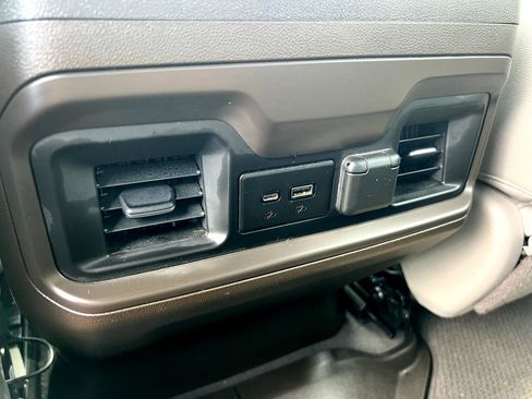 Used 2022 Chevrolet Silverado 1500 LT Trail Boss w/ Convenience Package II image 18