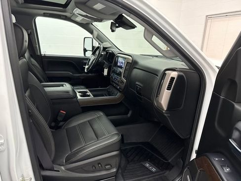 Used 2017 GMC Sierra 2500 Denali w/ Duramax Plus Package AWD/4WD image 51
