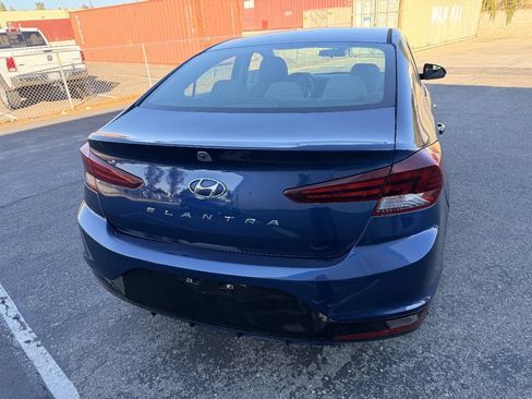 Used 2020 Hyundai Elantra SE FWD image 9
