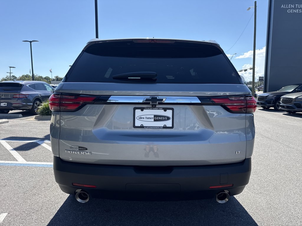 Used 2023 Chevrolet Traverse LT FWD image 7