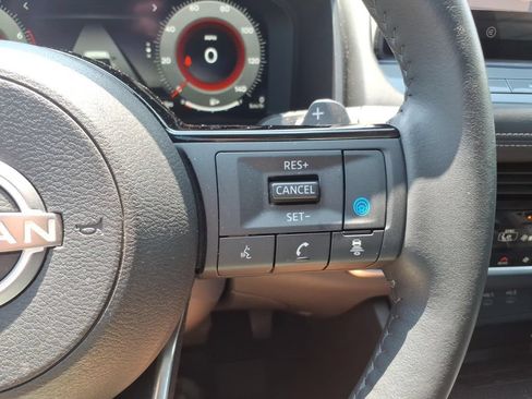 Used 2024 Nissan Rogue SL w/ SL Premium Package FWD image 21