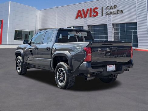 Used 2025 Toyota Tacoma TRD Off-Road image 3