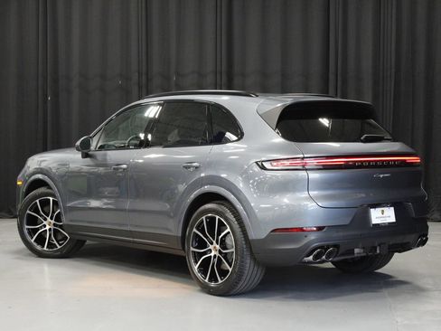 New 2026 Porsche Cayenne AWD/4WD image 3