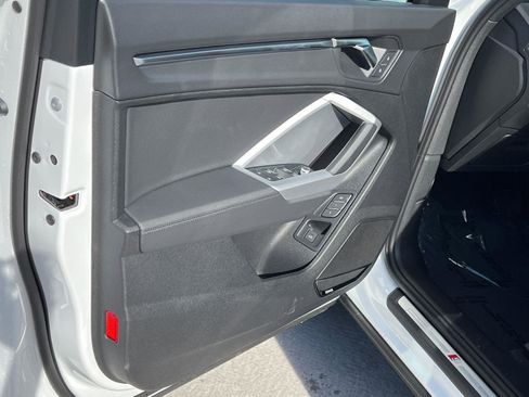 New 2025 Audi Q3 2.0T Premium image 10