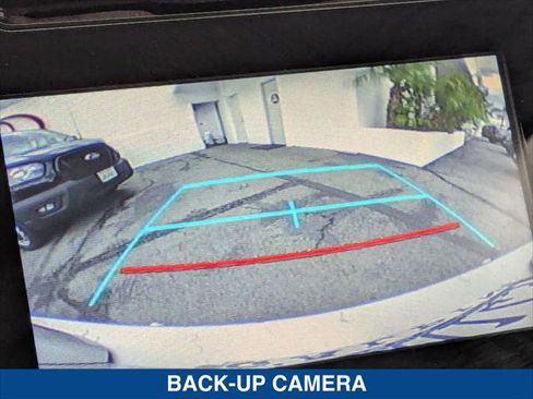 Used 2018 Toyota Prius Two image 18