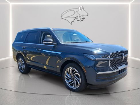 New 2026 Lincoln Navigator Reserve AWD/4WD image 5