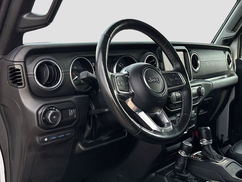 Used 2023 Jeep Wrangler Unlimited Sahara w/ Cold Weather Group AWD/4WD image 9