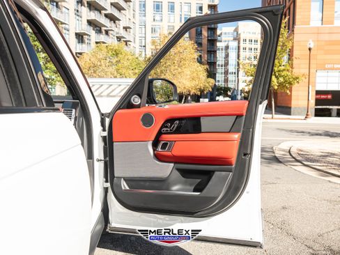 Used 2019 Land Rover Range Rover Autobiography image 45