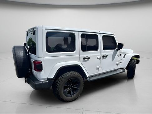 Used 2018 Jeep Wrangler Unlimited Sahara w/ Cold Weather Group AWD/4WD image 6