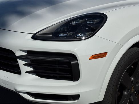 Used 2022 Porsche Cayenne image 14