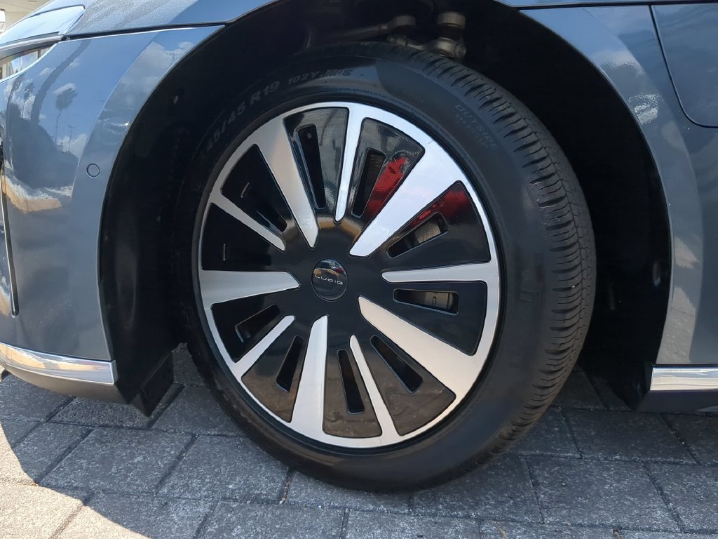 Used 2024 Lucid Air Pure RWD image 34