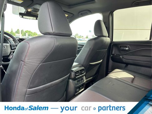 Used 2025 Honda Ridgeline Black Edition image 12