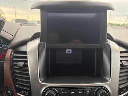 Used 2019 Chevrolet Suburban Premier AWD/4WD image 29