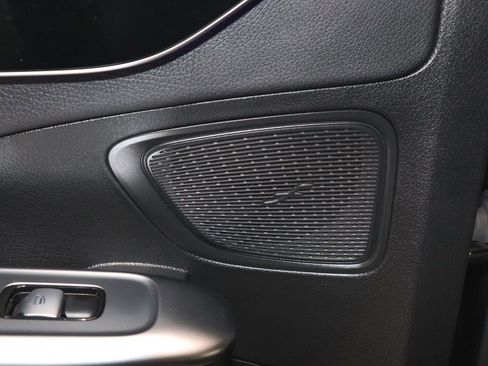 Used 2023 Mercedes-Benz C 300 4MATIC Sedan image 16