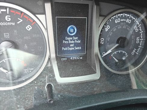 Used 2023 Toyota Tacoma SR5 AWD/4WD image 10