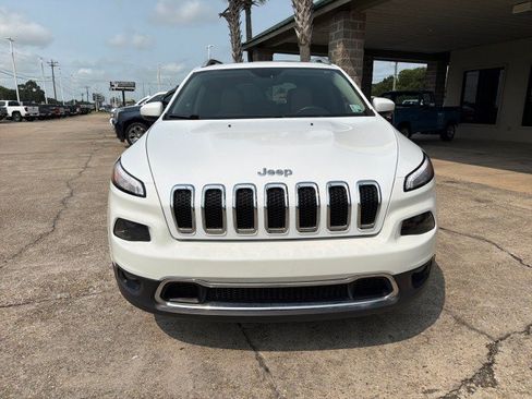 Used 2017 Jeep Cherokee Limited FWD image 12
