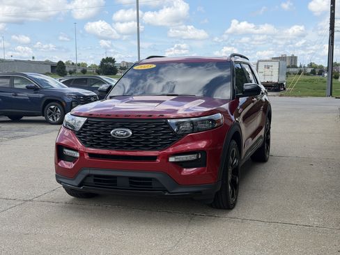 Used 2023 Ford Explorer ST-Line w/ Class IV Trailer Tow Package AWD/4WD image 19