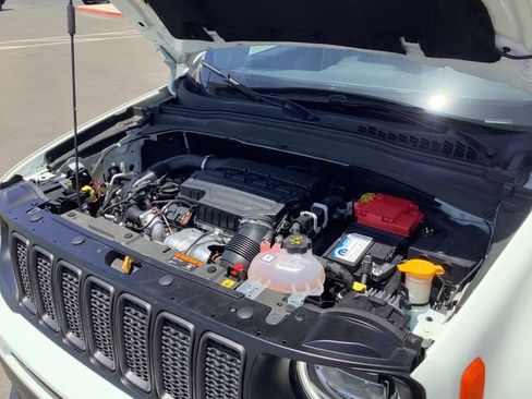 Used 2021 Jeep Renegade Latitude FWD image 42