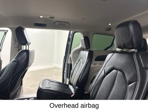 Used 2024 Chrysler Pacifica Touring-L FWD image 31